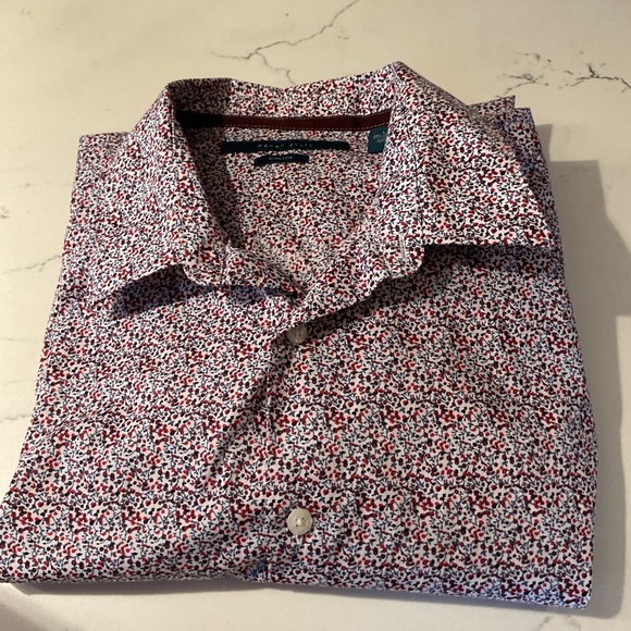 Perry Ellis Other - Men’s long sleeve button down shirt by Perry Ellis